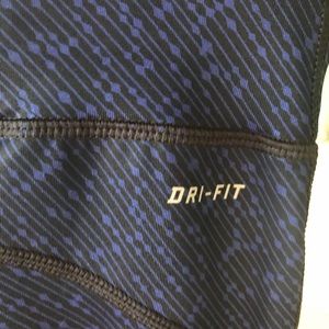 Nike women’s dri fit running crops. Size small.